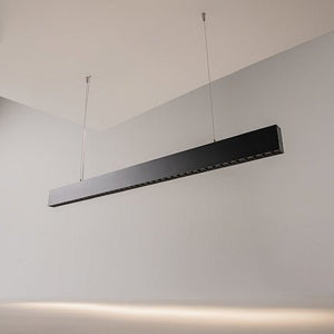 Pendelleuchte Schwarzes Aluminiumgehäuse mit mattiertem Polycarbonat - Diffusor, integrierter LED und modernem Design – Arc | Maytoni - Esszett Luxury | Stilvolles Wohnen mit Charakter