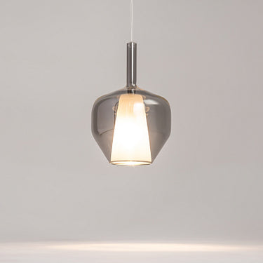 Pendelleuchte mit rauchfarben verspiegelten Doppelschirmen, schwarzer Metallbasis und dimmbarer LED – Duality | Maytoni