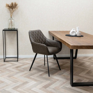 Esszimmerstuhl – Braunes PU-Leder, Schwarzes Metall, Federnder Sitz - Karl | Kick Collection