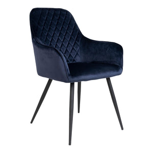 Esszimmerstuhl – Blauer Samt, gesteppte Rückenlehne, schwarze Metallbeine - Harbo | House Nordic