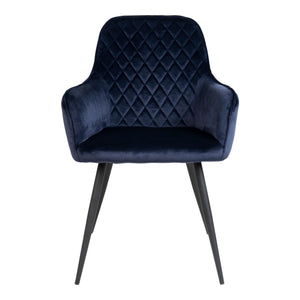 Esszimmerstuhl – Blauer Samt, gesteppte Rückenlehne, schwarze Metallbeine - Harbo | House Nordic