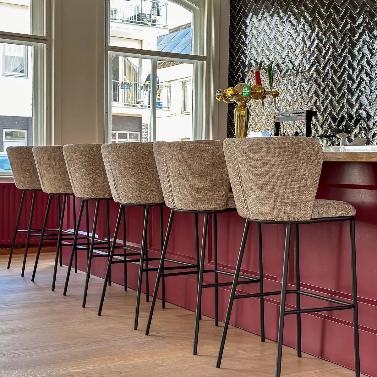 Barhocker – Graue Farbe, Chenille Stoff, Breite Rückenlehne - Bo | Kick Collection