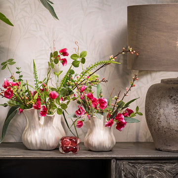 Vase made of white ceramic with a smooth surface & minimalist style | Worm