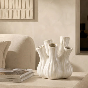 Vase made of white ceramic with a smooth surface & minimalist style | Worm