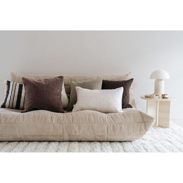 Beistelltisch – Travertinmarmor, Handgefertigte Verarbeitung, Polierte Oberfläche, Abgerundete Details – Jade | Studio Femme Home