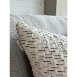 Kissenbezug – Bio-Baumwolle, Gestepptes Design, Braun-Ecru Farbe - Olivia | Studio Femme Home
