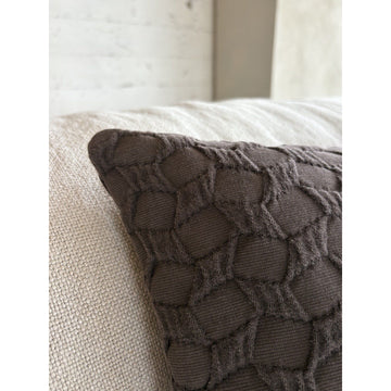 Kissenbezug – Bio-Baumwolle, Jacquard Design, Dunkelbraune Farbe - Ella | Studio Femme Home