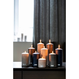 Stumpenkerze – Metallic-Optik, Gebürstetes Finish, Elegant - Candle | Fink Living