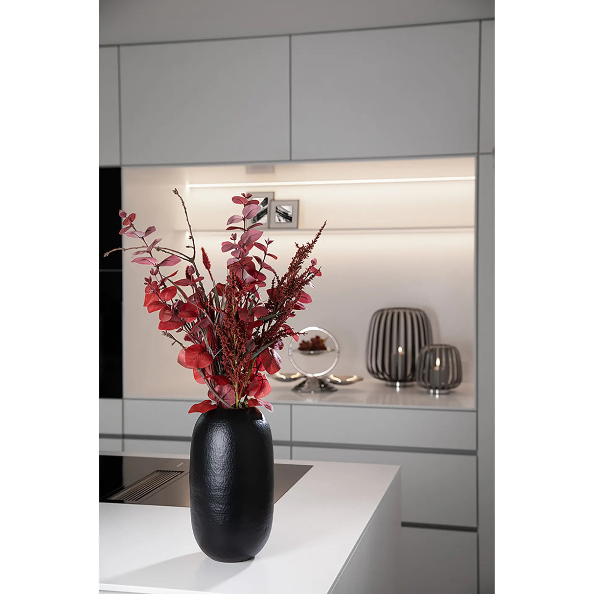 Vase – Mattes Eisen, Schwarze Oberfläche, Zeitlose Form - Brasil | Fink Living