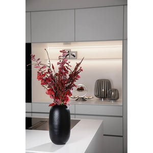 Vase – Mattes Eisen, Schwarze Oberfläche, Zeitlose Form - Brasil | Fink Living