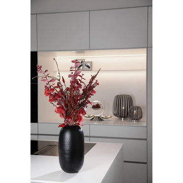 Vase – Mattes Eisen, Schwarze Oberfläche, Zeitlose Form - Brasil | Fink Living