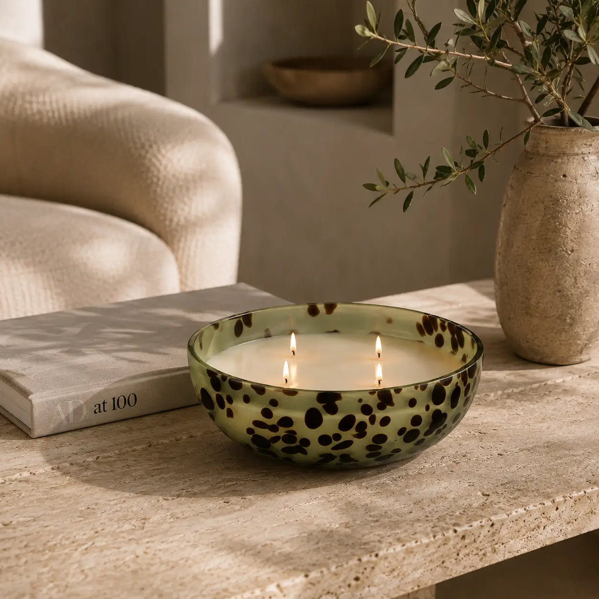 Duftkerze – Farbiges Glas, Sojawachs-Mix, Lange Brenndauer - Misha | Fink Living