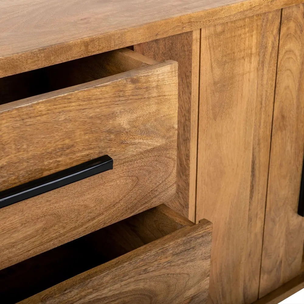 Sideboard – Glattes Mangoholz, Schwarze Stahlfüße, Klarer Lack, 180 cm - Jayden | Benoa