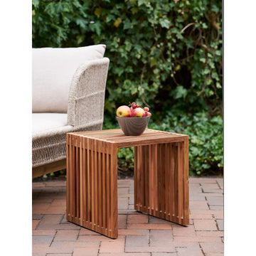 Beistelltisch – Natürliches Teakholz, Lamellenstruktur, 40 cm Höhe - Pego | House Nordic