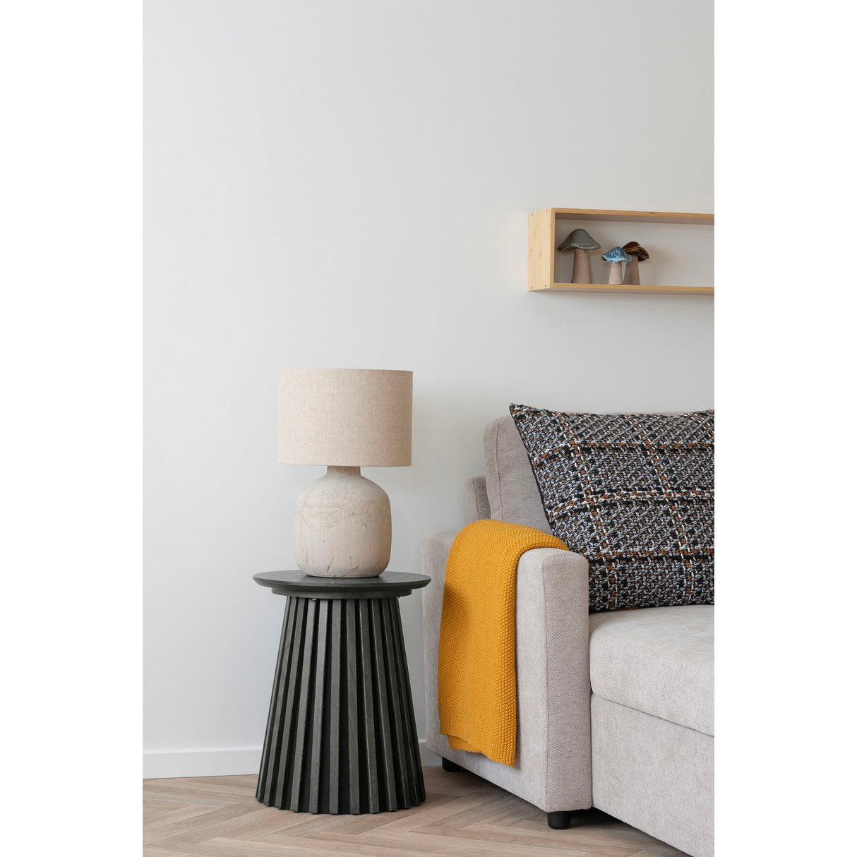 Beistelltisch – Eichenfurnier, Mattschwarzes Finish, 40 cm Höhe - Osaka | House Nordic
