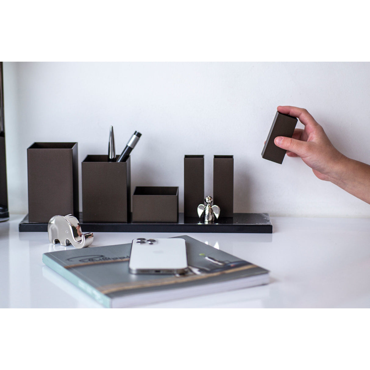Bürobutler mit magnetischer Leiste, Anodisierte Boxen, Modulares Ordnungssystem – Theo | Philippi
