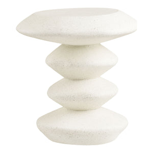Beistelltisch – Weißer Faserbeton, skulpturale Form, 45 cm hoch - Blackburn | House Nordic