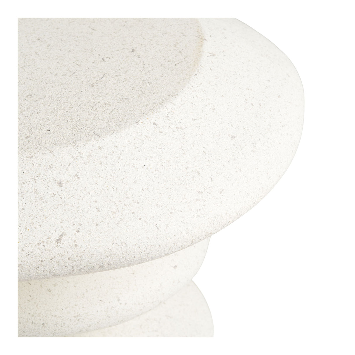 Beistelltisch – Weißer Faserbeton, skulpturale Form, 45 cm hoch - Blackburn | House Nordic