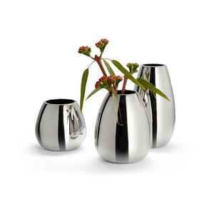 Vase aus verchromtem Metall, Robuste Schwerfuß-Konstruktion, Modernes bauchiges Design – Anais | Philippi