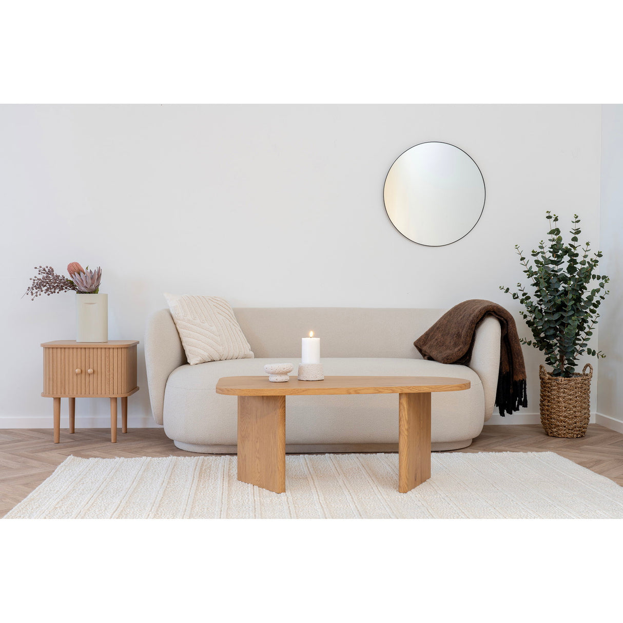 Beistelltisch – Kiefer, 2 Türen, 50,5 cm hoch - Nikko | House Nordic