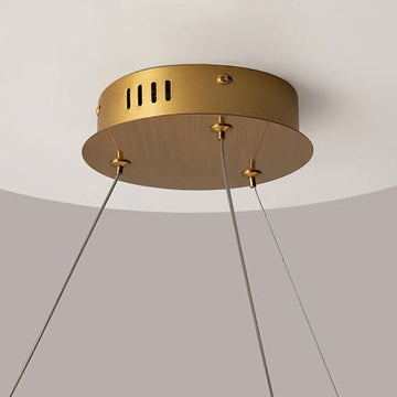 Pendelleuchte mit Messing - Finish und asymmetrischer Kristalldekoration im luxuriösen Design – Krone | Maytoni - Esszett Luxury | Stilvolles Wohnen mit Charakter
