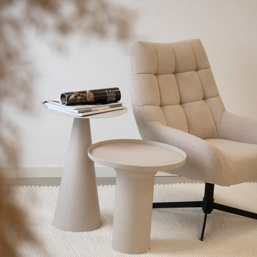 Beistelltisch – Skulpturales Design, Matte Oberfläche, Beige, L - Vic | Kick Collection