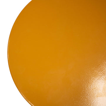 Beistelltisch – Ockergelbe Farbe, Glänzende Oberfläche, Skulpturales Design - Esra | Kick Collection