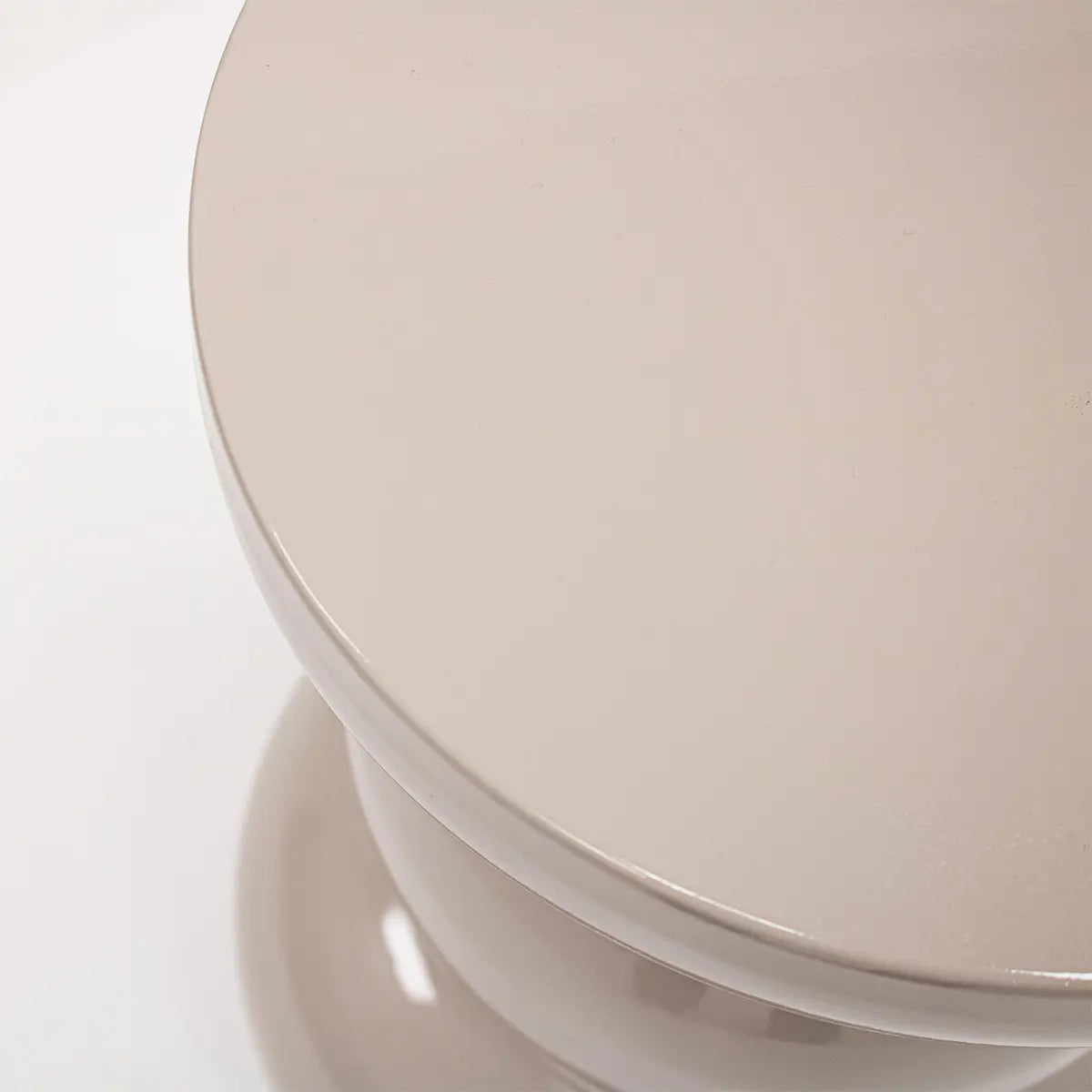 Beistelltisch – Beige Farbe, Geriffeltes Design, Runde Form - Cato | Kick Collection