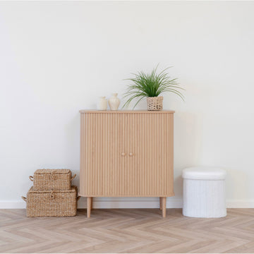 Sideboard – Natürliches Kiefernholz, Zwei Türen, 87 cm Höhe - Nikko | House Nordic