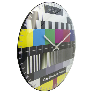 Wanduhr – Lautloses Uhrwerk, Testbild-Design, Kuppelglas - Testpage Dome | NeXtime