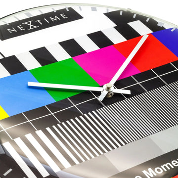 Wanduhr – Lautloses Uhrwerk, Testbild-Design, Kuppelglas - Testpage Dome | NeXtime