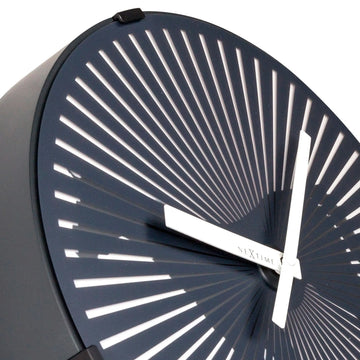 Wanduhr – Laufendes Pferd, Bewegte Scheibe, Markante Optik | NeXtime