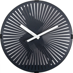 Wanduhr – Bewegender Mann, Robustes Kunststoff, Verspieltes Design | NeXtime