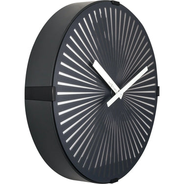 Wanduhr – Bewegender Mann, Robustes Kunststoff, Verspieltes Design | NeXtime