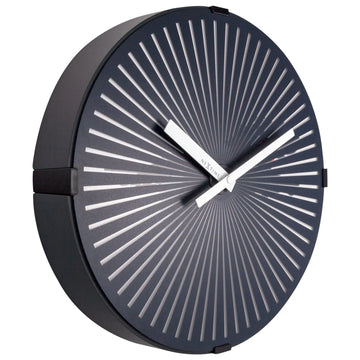 Wanduhr – Bewegender Hund, Robustes Gehäuse, Spaßiges Design | NeXtime