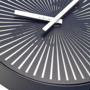 Wanduhr – Bewegender Hund, Robustes Gehäuse, Spaßiges Design | NeXtime