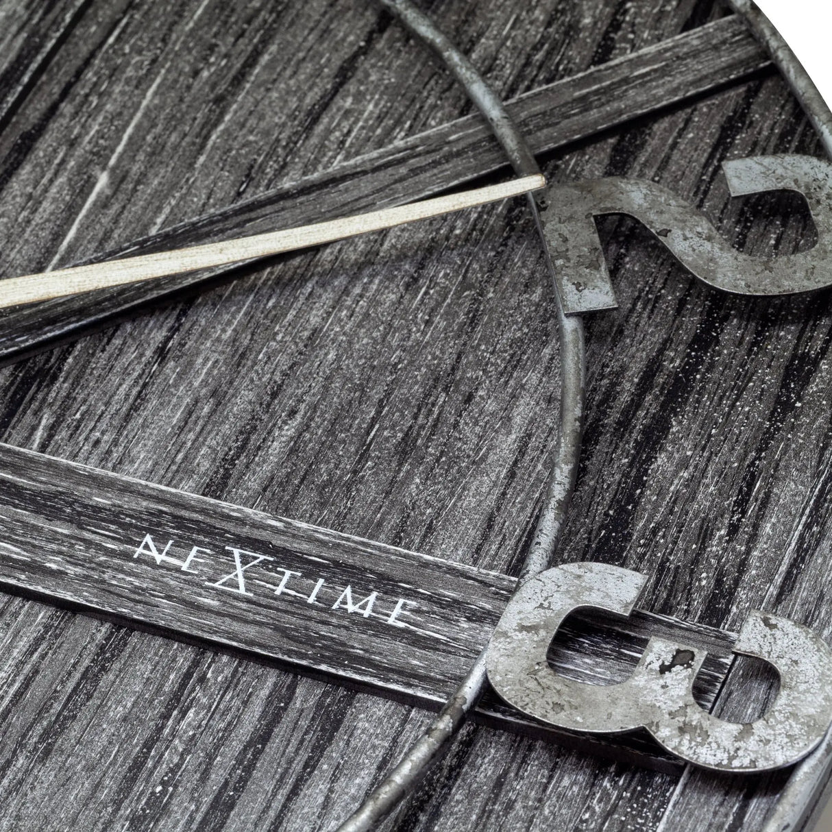 Wanduhr – Lautloses Uhrwerk, Holzdesign, Metallziffern - York | NeXtime