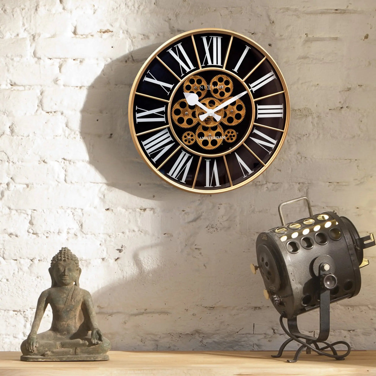 Wanduhr – Bewegliche Zahnräder, Römische Ziffern, Markante Optik - William | NeXtime