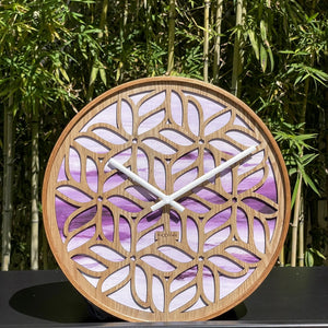 Wanduhr – Florales Holz, Sanfte Farben, Stilles Werk - Yogi | NeXtime