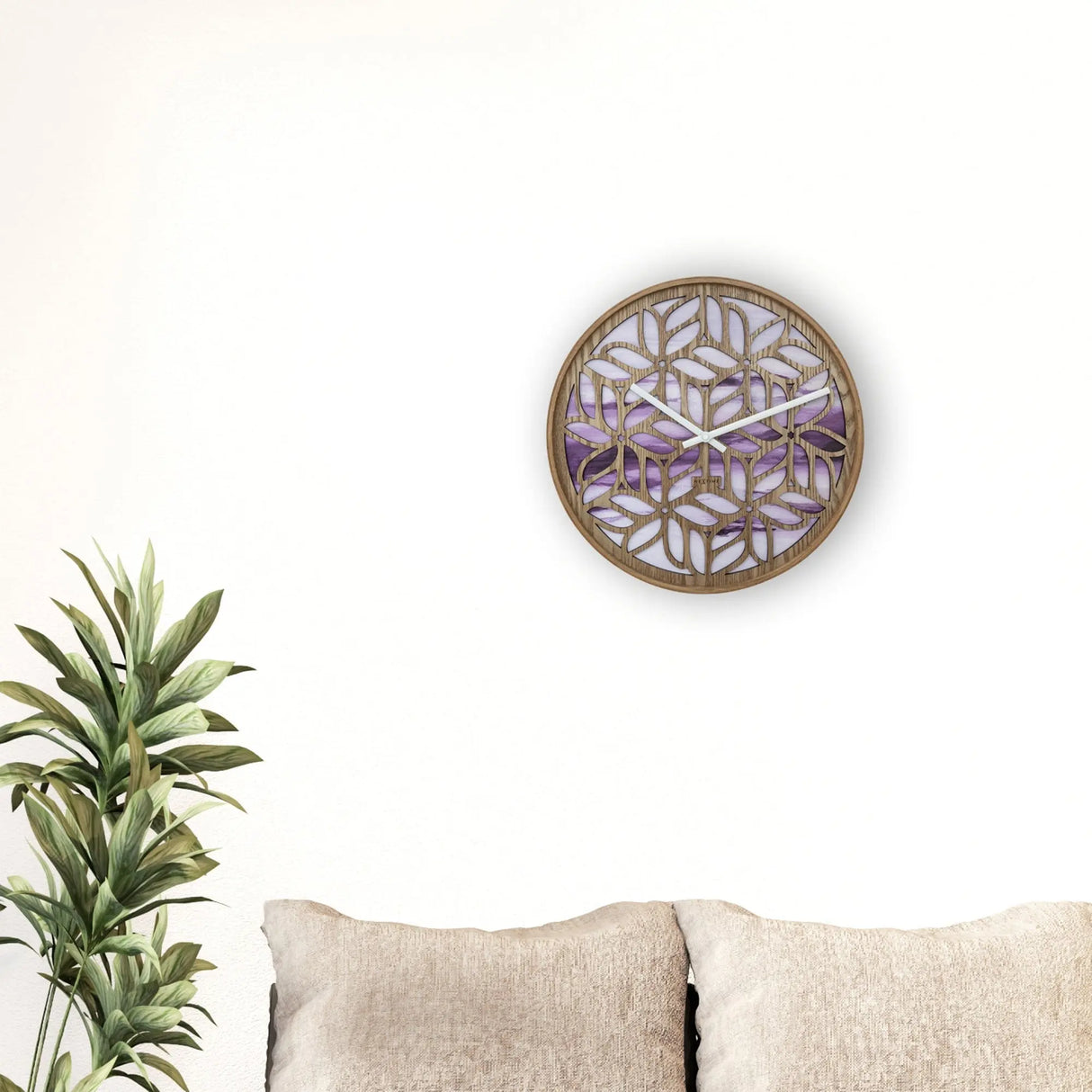 Wanduhr – Florales Holz, Sanfte Farben, Stilles Werk - Yogi | NeXtime