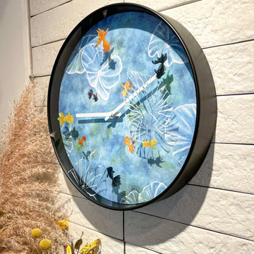 Wanduhr – Goldfischmotiv, Lotusmuster, Stilles Werk - Pond | NeXtime