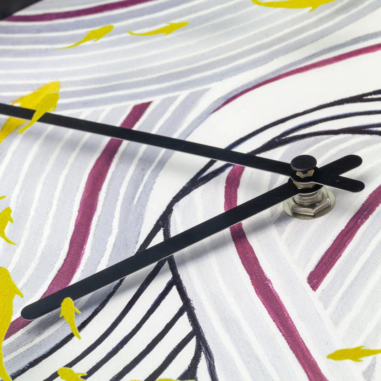 Wanduhr – Abstrakte Kois, Bewegte Wellen, Stilles Werk - Koi | NeXtime