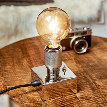 Tischlampe im Industrie - Stil aus Aluminium und Eisen 1 – Lobby Loft | Rivièra Maison - Esszett Luxury | Stilvolles Wohnen mit Charakter