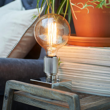 Tischlampe im Industrie - Stil aus Aluminium und Eisen 1 – Lobby Loft | Rivièra Maison - Esszett Luxury | Stilvolles Wohnen mit Charakter