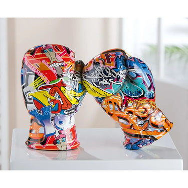 Dekoobjekt – Mehrfarbiges Graffiti, Boxhandschuhmotiv, Kunstharzmaterial, 17 cm - Street Art | Gilde