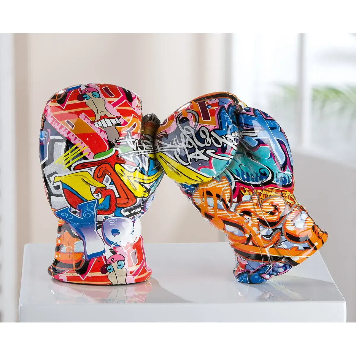 Dekoobjekt – Mehrfarbiges Graffiti, Boxhandschuhmotiv, Kunstharzmaterial, 17 cm - Street Art | Gilde