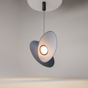 Pendelleuchte mit Ovalem Stoffschirm Schwarzem Aluminiumrahmen & Integrierter LED – Evolution | Maytoni - Esszett Luxury | Stilvolles Wohnen mit Charakter