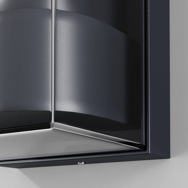 Wandleuchte mit graphitfarbenem Aluminiumgehäuse und klarem Kunststoff - Diffusor – Conf | Maytoni - Esszett Luxury | Stilvolles Wohnen mit Charakter