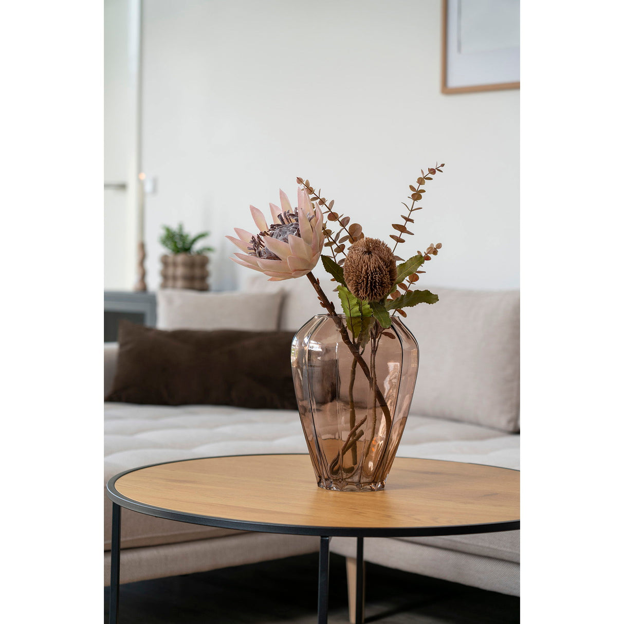 Vase – Braunes Glas, Facettierte Oberfläche, 29 cm Höhe | House Nordic