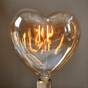 LED - Glühbirne aus Glas, Transparent, 24×10,5×26 cm – Lovely Heart | Rivièra Maison - Esszett Luxury | Stilvolles Wohnen mit Charakter